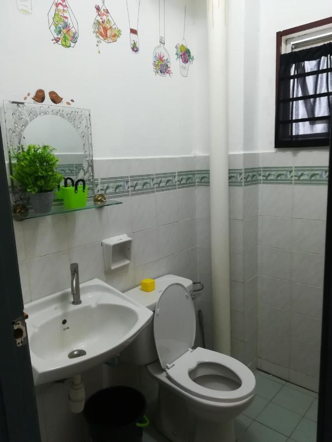 Hagia Medina Muslims Guesthouse Port Dickson Ngoại thất bức ảnh